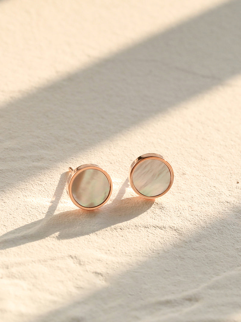 Small shell earrings