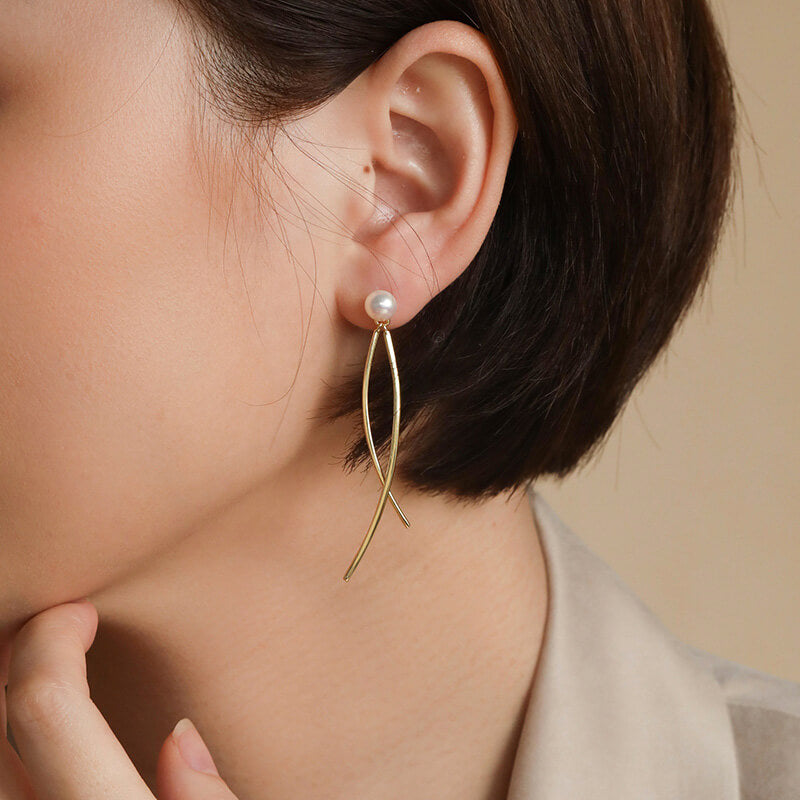 Minimalist Fishtail Pearl Dangle Earrings